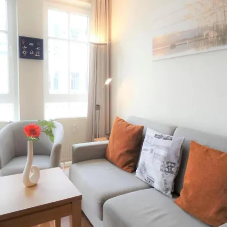Mit Balkon Und Freizeitangeboten In Apartment