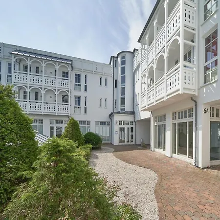 Mit Balkon Und Freizeitangeboten In Apartmán *