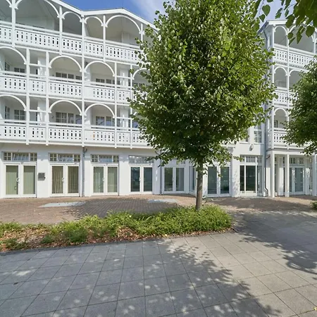 Mit Balkon Und Freizeitangeboten In Apartmán